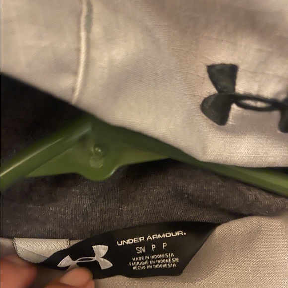 UNDER ARMOUR STORM HOODED JACKET SIZE SMALL IN GREY - Picture 4 of 4